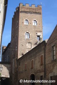 Casa torre via Bonacolsi Mantova