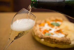 giropizza bollicine e musica irlandese al Ristorante Naviglio1974 di Goito MN 2019