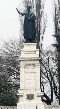statua Virgilio Piazza Virgiliana Mantova