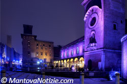 Mantova Piazza Erbe luci 2008