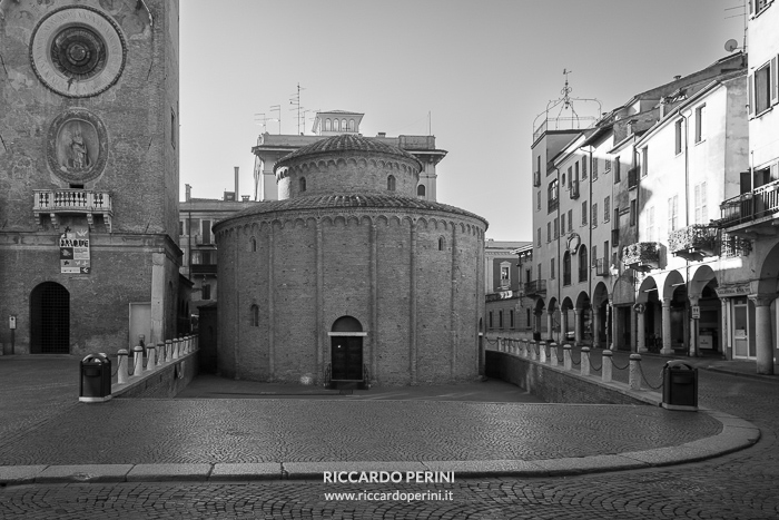 Rotonda di San Lorenzo a Mantova, foto Riccardo Perini, 2019