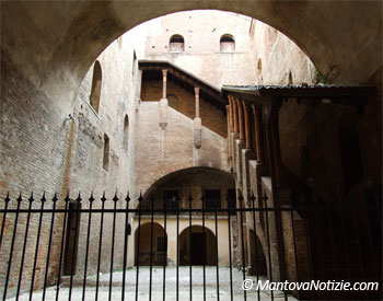 Sottoportico dei Lattonai Mantova